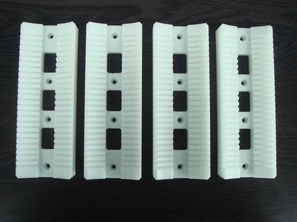 <b>精密工裝制品</b>